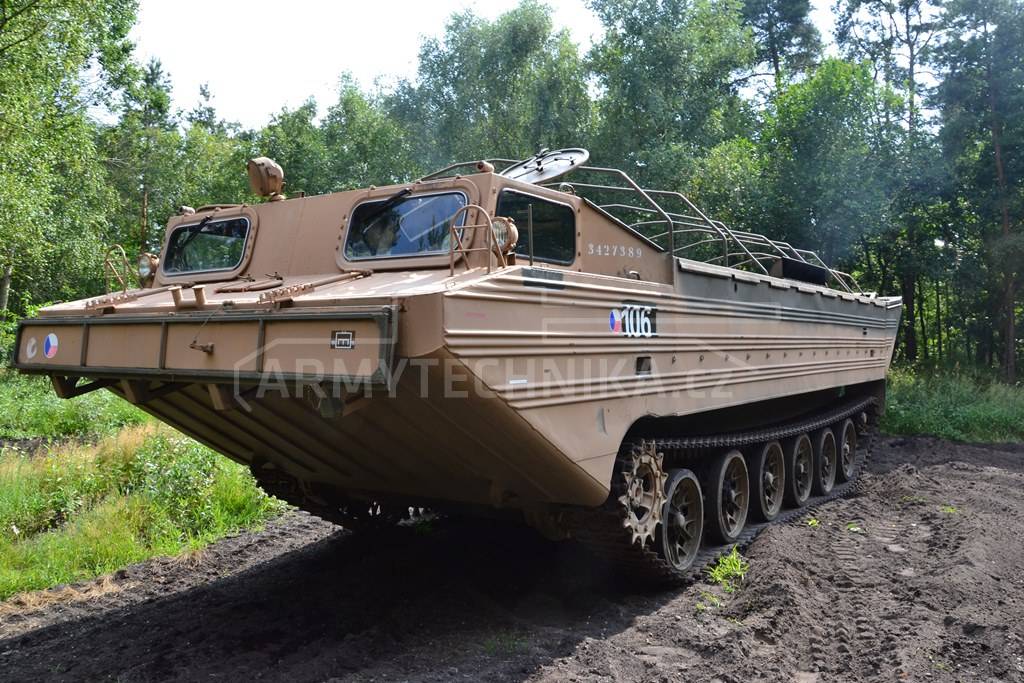Amphibious tracked carrier PTS-10
